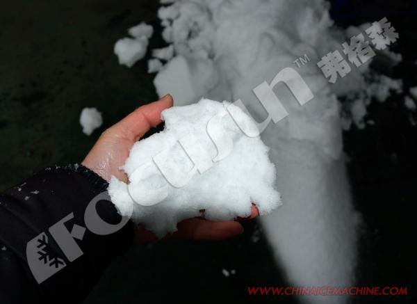 2024 Máquina móvel de gelo de neve com grande capacidade de armazenamento de gelo e velocidade de arrefecimento rápida