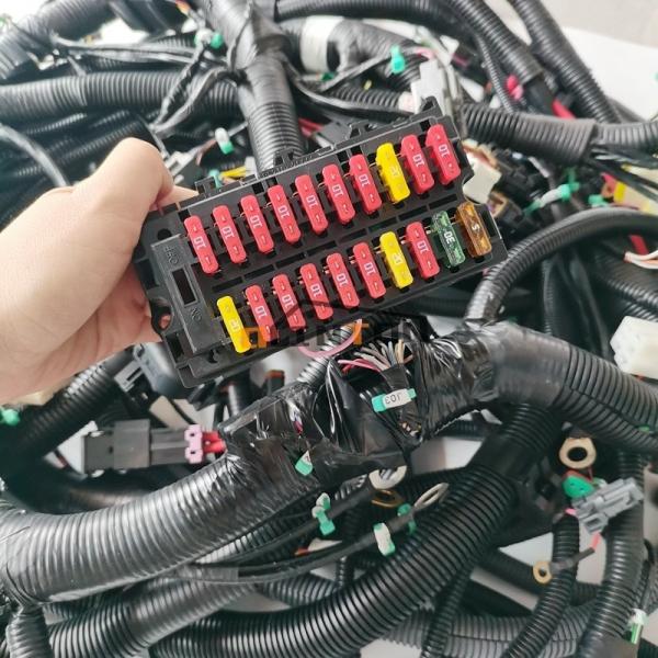 20Y-06-42411 Harnais de câblage pour PC200-8/PC220-8/PC270-8 Pièces de matériel de construction