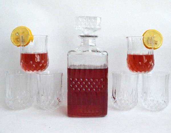 GLASS WINE DECANTER WITH 4 CUPS