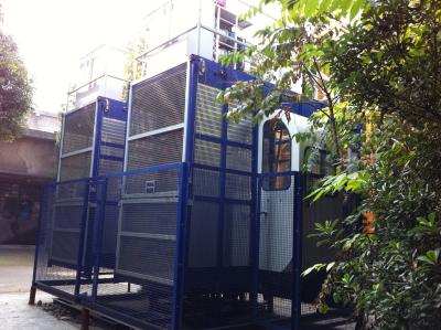 Material Personnel Hoist 2000kg Load Capacity , Mast Climbing Platform