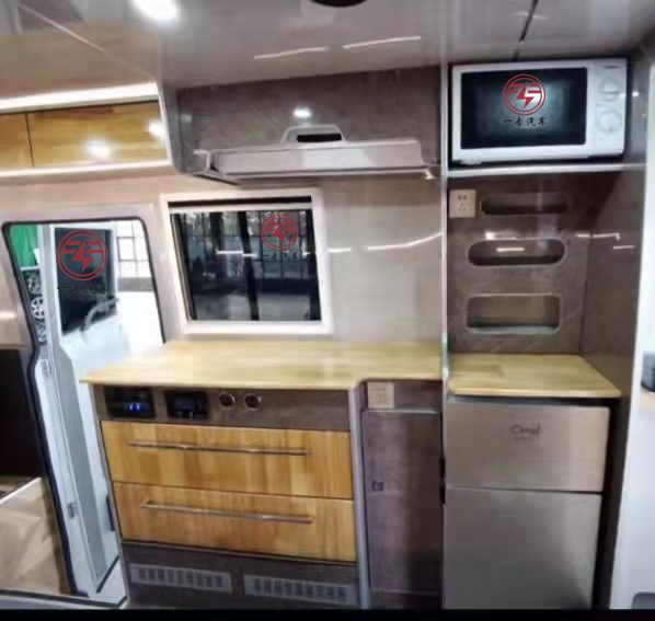 3300mm distancia entre ejes 4x4 6 asientos Minibus Tour de viaje de carretera RVs Camper en caliente