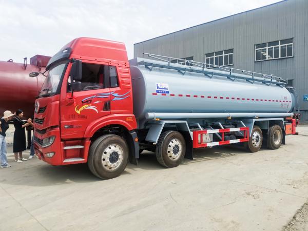 FAW 8*4 Diesel Liquid Transport Truck 21.3m3 Capacity Maximum Speed 79 Km/H
