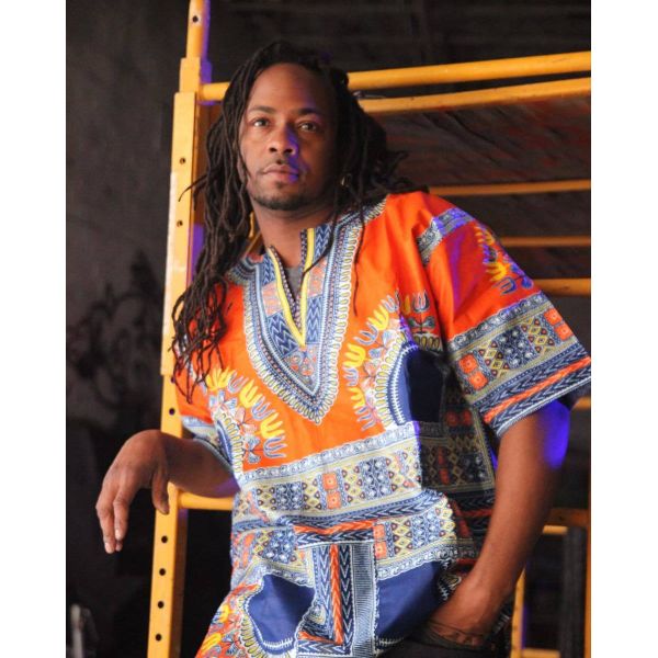 Traditional African Dashiki Shirt – Bold Print Cotton Top with Loose-Fit Design for Comfort