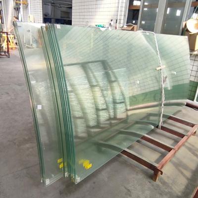 Plaque de verre courbée courbée de grande taille 3 mm-19 mm Verre durci 36͡00 mm × 18000 mm Pour fenêtre / porte / mur rideau