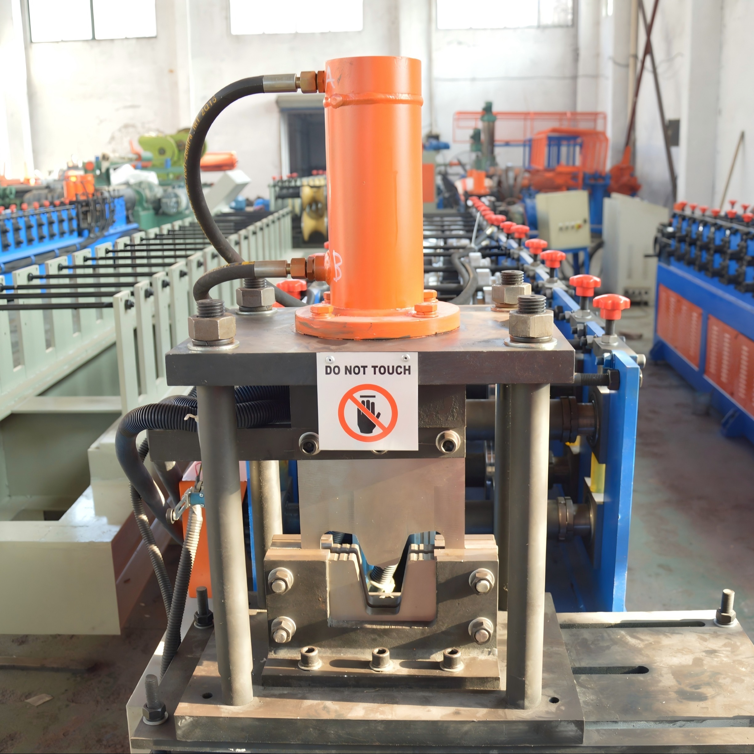 Manually  Width Adjustable CU63-94mm Stud and Track drywall Roll Forming Machine For Residential