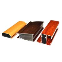 5.8-7.0m 6063 profils en aluminium de finition en bois T5 pour des portes de Windows