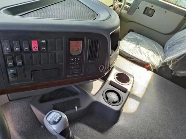 10 pneus 336 cv Peão de segunda mão azul Sinotruck HOWO 6 * 4 camião de descarga Euro 3/4/5 Validável