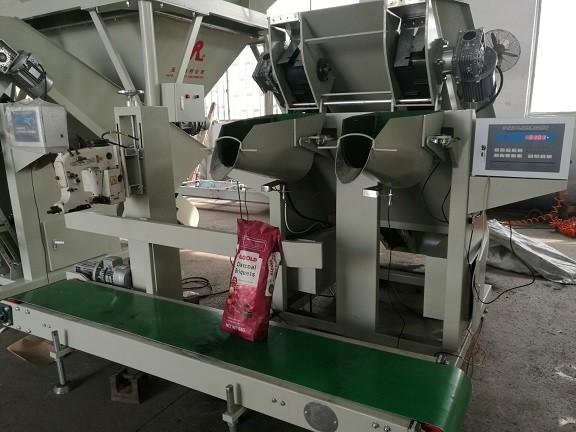 550 - 700 sacos/planta do ensaque de carvão da máquina de embalagem 3.8KW carvão vegetal da hora