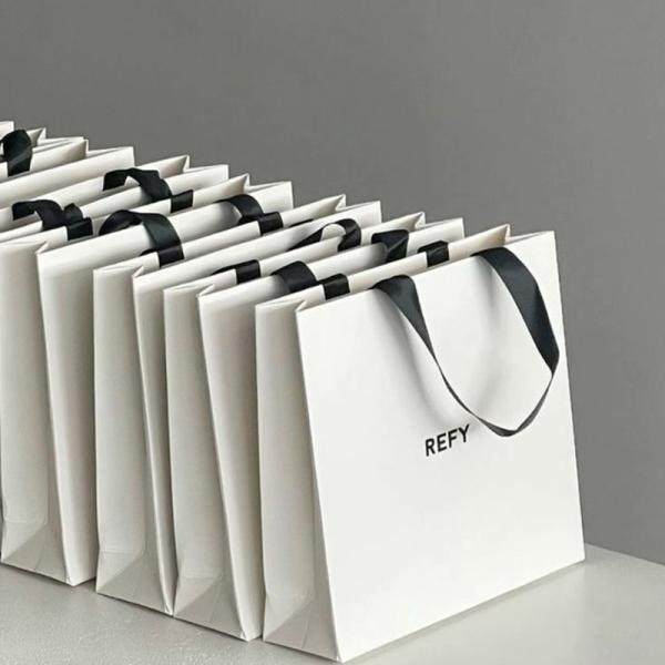 Custom Logo Kraft Gift Bags with Ribbon Handles for Boutiques