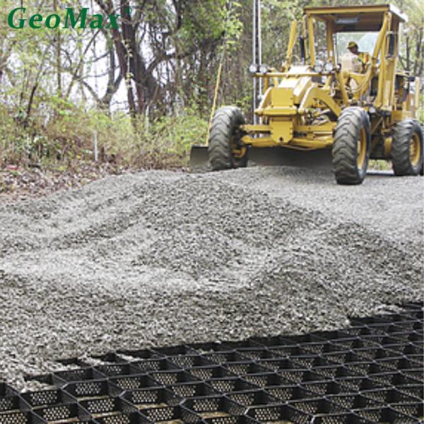 Black HDPE Geocell 75mm Height 445mm Welding Space For Parking Lot Highway Driveway Construction