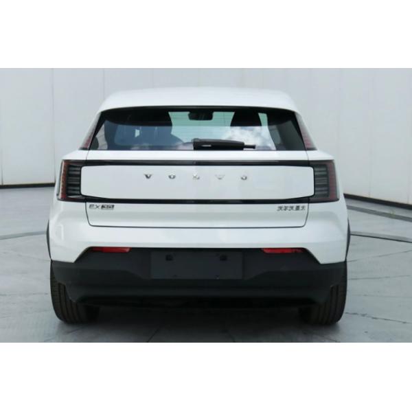 Маленький электрический внедорожник Volvo и электромобиль дальнего следования Volvo EX30