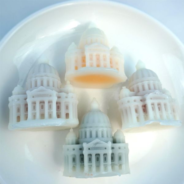 Castle Shape Wax Bottle Candy Fruity Liquid Novelty Sweets for Wholesale and OEM