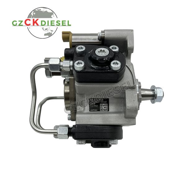 Fuel Injection Pump ME304302 294050-0042 for 6M60T Engine
