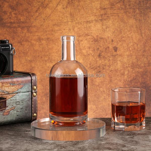 Customize Tipo de vedação 750ml garrafa de uísque Quadrado Espírito garrafa de vodka vazia para quadrado