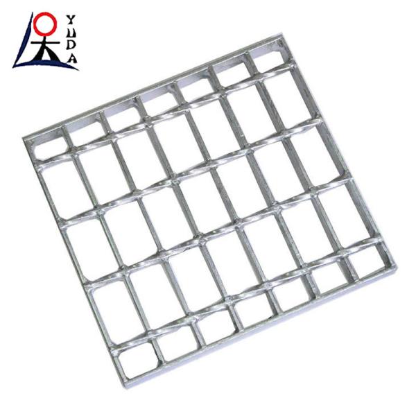 Grille d'acier galvanisé de 30 x 3 mm à trempage à chaud de type dentelé de 0,3-1,5 m pour les bâtiments métalliques