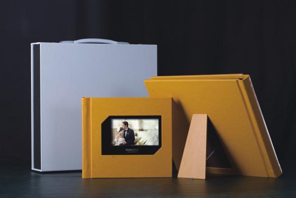 Luxury Wedding Video Album High Definition Customized With CE Certification