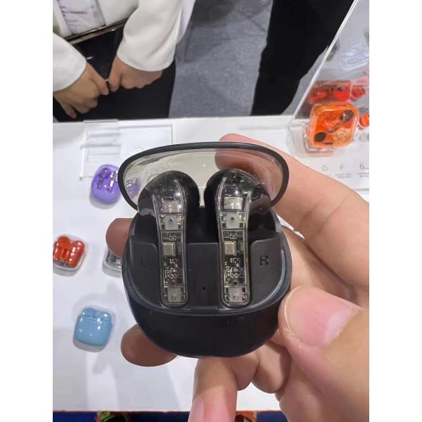 Настроенные беспроводные наушники в ухе Hifi Стерео Спортивная редукция водонепроницаемая