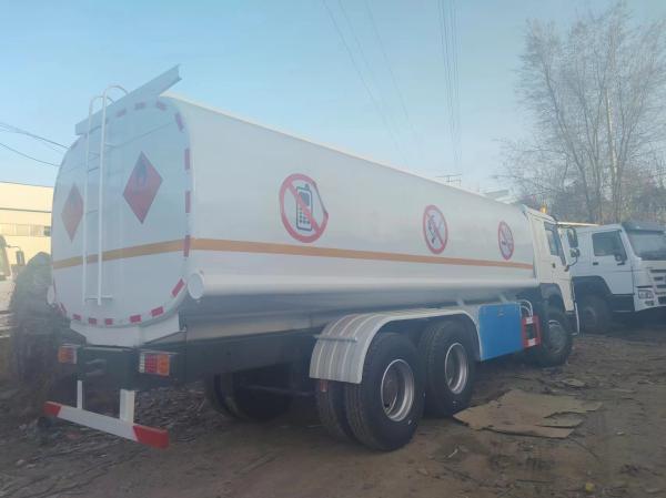 Capacidade do motor de 4-6L 6X4 Carburante de aço carbono Caminhão-tanque para óleo gás diesel 25000 litros