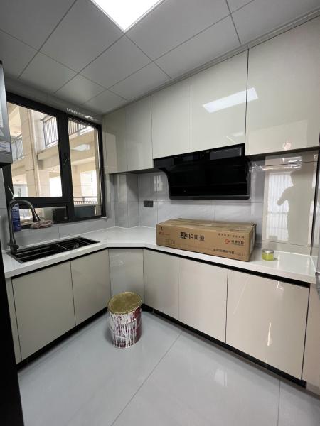 Modern Kitchen Cabinets with Quartz Granite Marble Countertops
