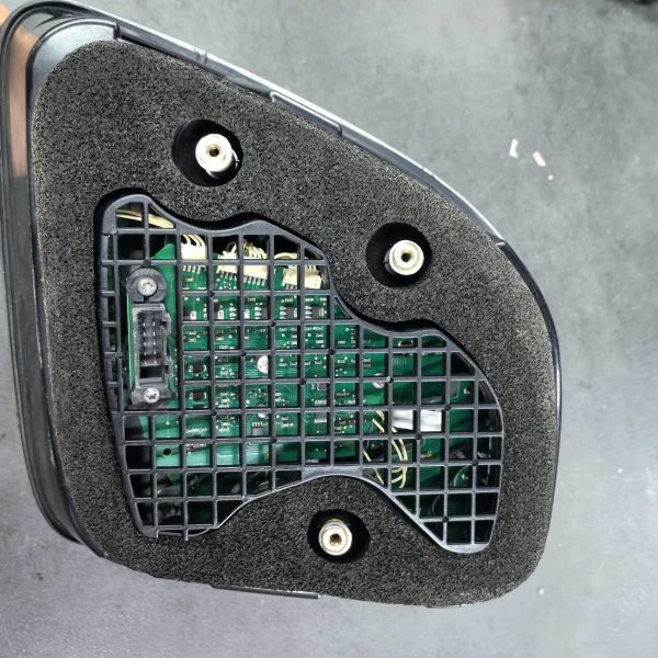 High Quality FENGHUA for Continental GTB Red LED Tail Light 12V 3000 Lm 1 Year Warranty Genuine Used Auto Parts Wholesale