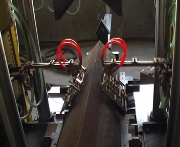 Многофункциональная модель станка для гнутья арматуры HQ250 топления CNC двигает под углом стальная башня