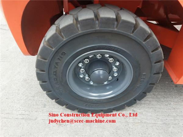 3.8 Ton Diesel Operated Forklift Long wheelbase With Large Arc / Streamlined Shape
