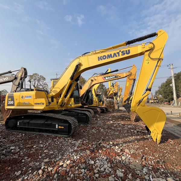 Middle Size Komatsu PC200-8MO Used Crawler Excavator 110kw Rated Power 20 Ton Weight