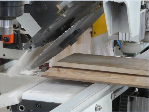 Machine de fraisage combiné à la scie à cadre de porte