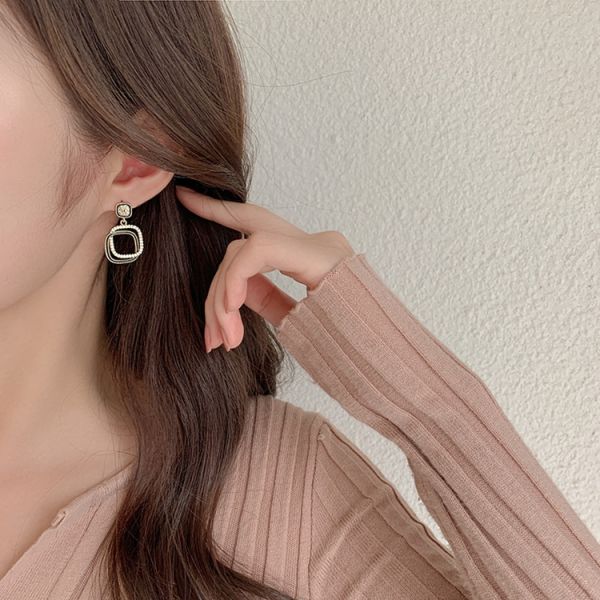 2025 New Style Sterling Silver Temperament Goddess Summer Simple Earrings