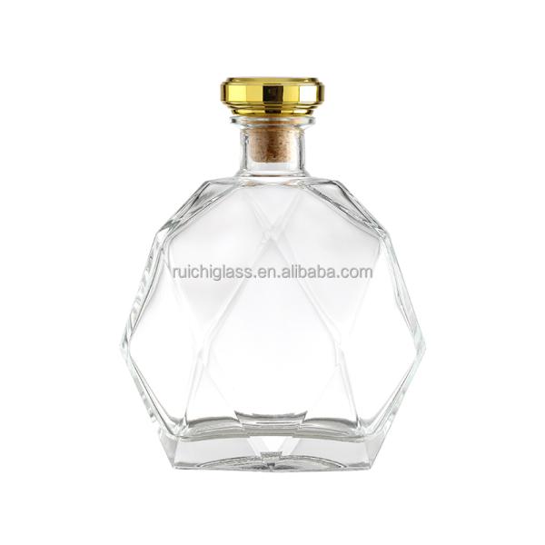 Tipo de sellado personalizado 500 ml Super Flint Alta transparencia Fantasía Botella de vidrio de whisky XO