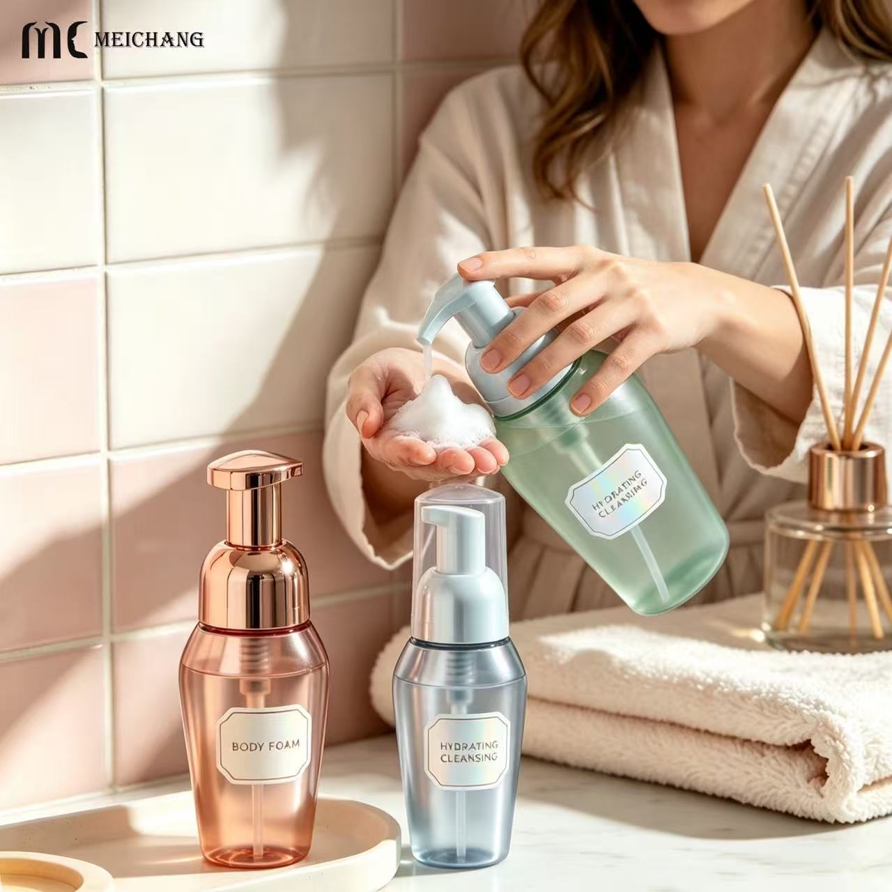 Custom PET Foaming Pump Bottle with Clear Protective Cap, 50ml & 80ml Special-Shaped Foam Pump Bottle（MC-1808）