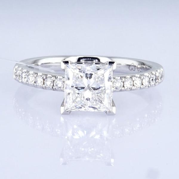 18k 1.5ct+ Princess Design Ring Daily Style Princess Shape White Synthetic Diamond Ring