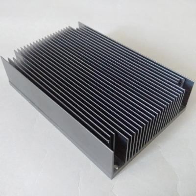 O pó preto revestiu a precisão de alumínio do dissipador de calor T5 do AL 6063 fez à máquina as peças W110mm