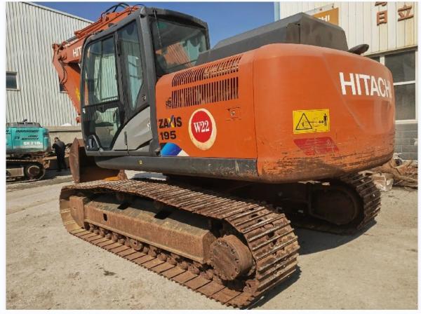 HITACHI ZX195 Excavadora de rastreador usada 18900kg Operación estable con 0.91m3 de cubo