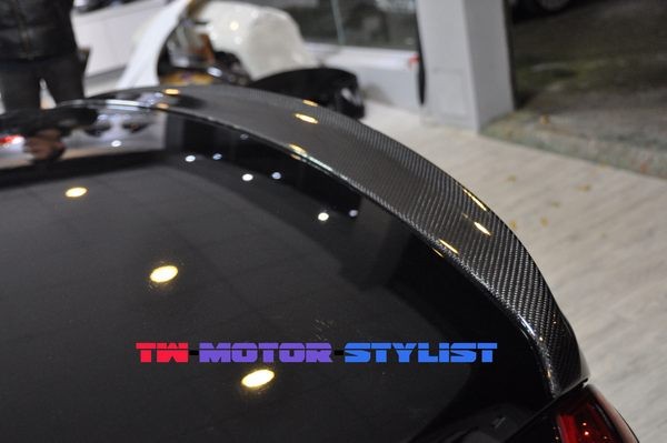 Крыло волокна углерода серии AMG BENZ W221 НОВОЕ s