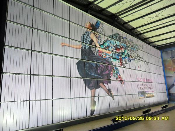 Creative big matrix trivision billboard for building design