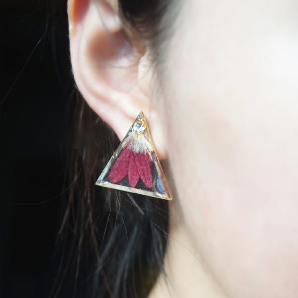 African Daisy Triangle Handcrafts Triangle Drop earrings Yellow And Red Africa Earrings Made In Japan