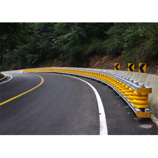 2.5m Post Spacing Rolling Guardrail Barrier 1.2m Height 2.5mm Panel Thickness