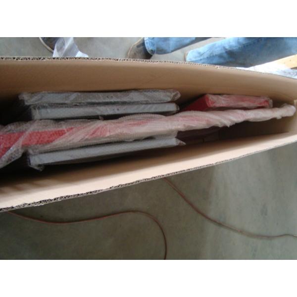 Передвижные стеллажи для выставки товаров 4 слоев металлопластинчатые с рицинусами