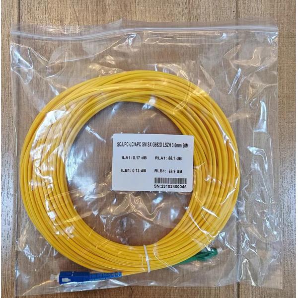 ПВХ-волокно-оптический пластырь Шнур влажного сопротивления FC APC к FC UPC растяжимость