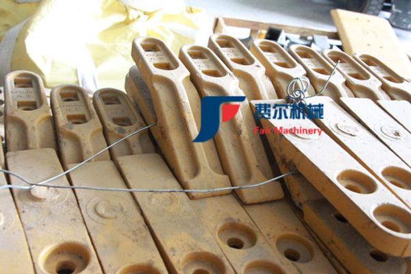 3 Ton / 5 Ton Wheel Loader Bucket Teeth CG956 , Construction Machinery Spare Parts