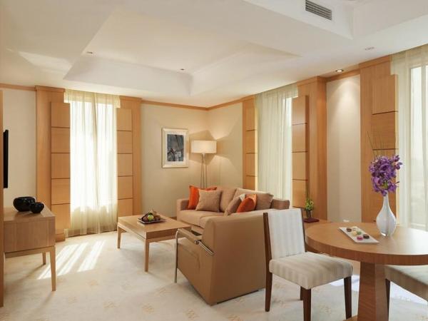 Oddar Meanchey hotel Bedroom furntiure factory from China by laminate wood headboard bed with desk table and cabinet