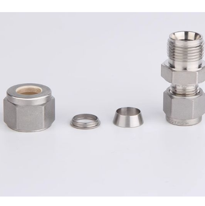 Swagelok 316 Stainless Steel Connector Adapter with 1/16 to 1 1/2 in. (3 to 25 mm) Sizes and 1 Year Warranty