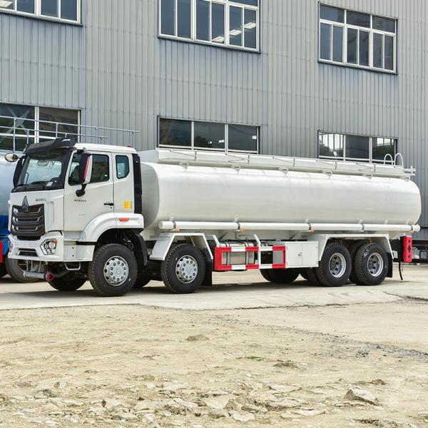 Howo 8x4 LHD 22000-25000 Liters Diesel Fuel Oil Tanker Truck 10 Ton Transport Vehicle