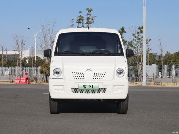 Maximize Your Business Efficiency with an Electric Cargo Van