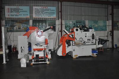 Quadro material do equipamento de alta velocidade do desenrolamento do alimentador que carimba a automatização de processamento