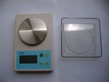 Kitchen scale with capacity 1kg*0.1g