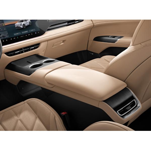 Ventana trasera eléctrica y tanque de combustible Capacidad 50-80L Changan CS75 PLUS 1.5T SUV con 5 asientos 5 puertas panorámicas techo solar