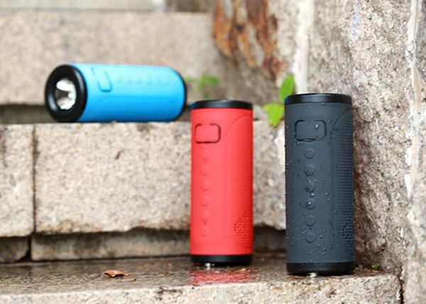 Red / Blue LED Lamp Bluetooth Speaker 10 Meter Transmission For Outdoor Riding Climbing