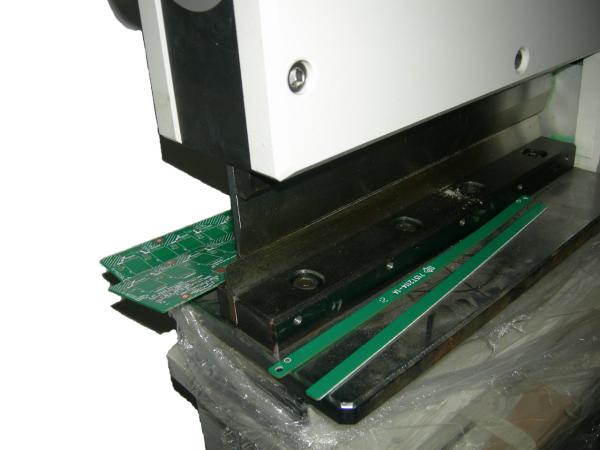 Máquina do PWB Depaneling com material do padrão elevado